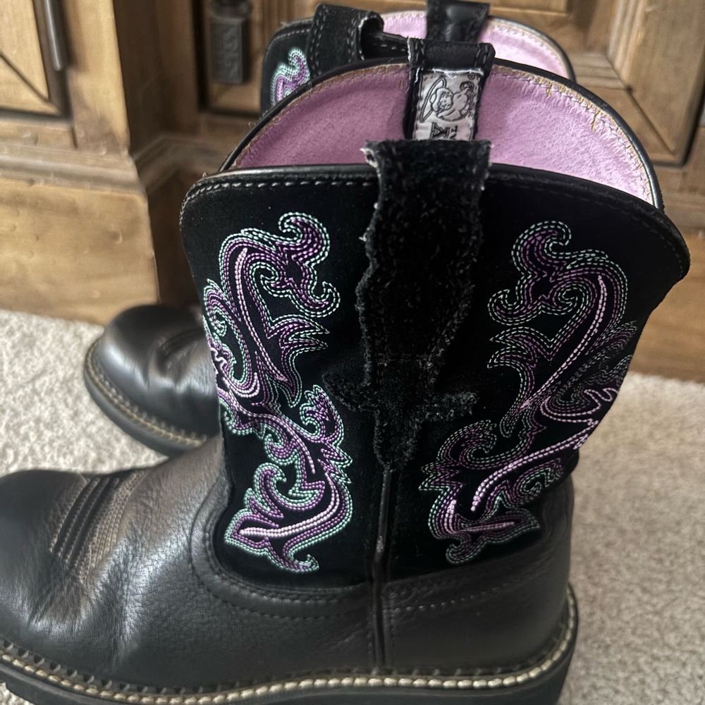 Ariat Cowgirl Western Boots with Embroidery - Picture 6 of 7